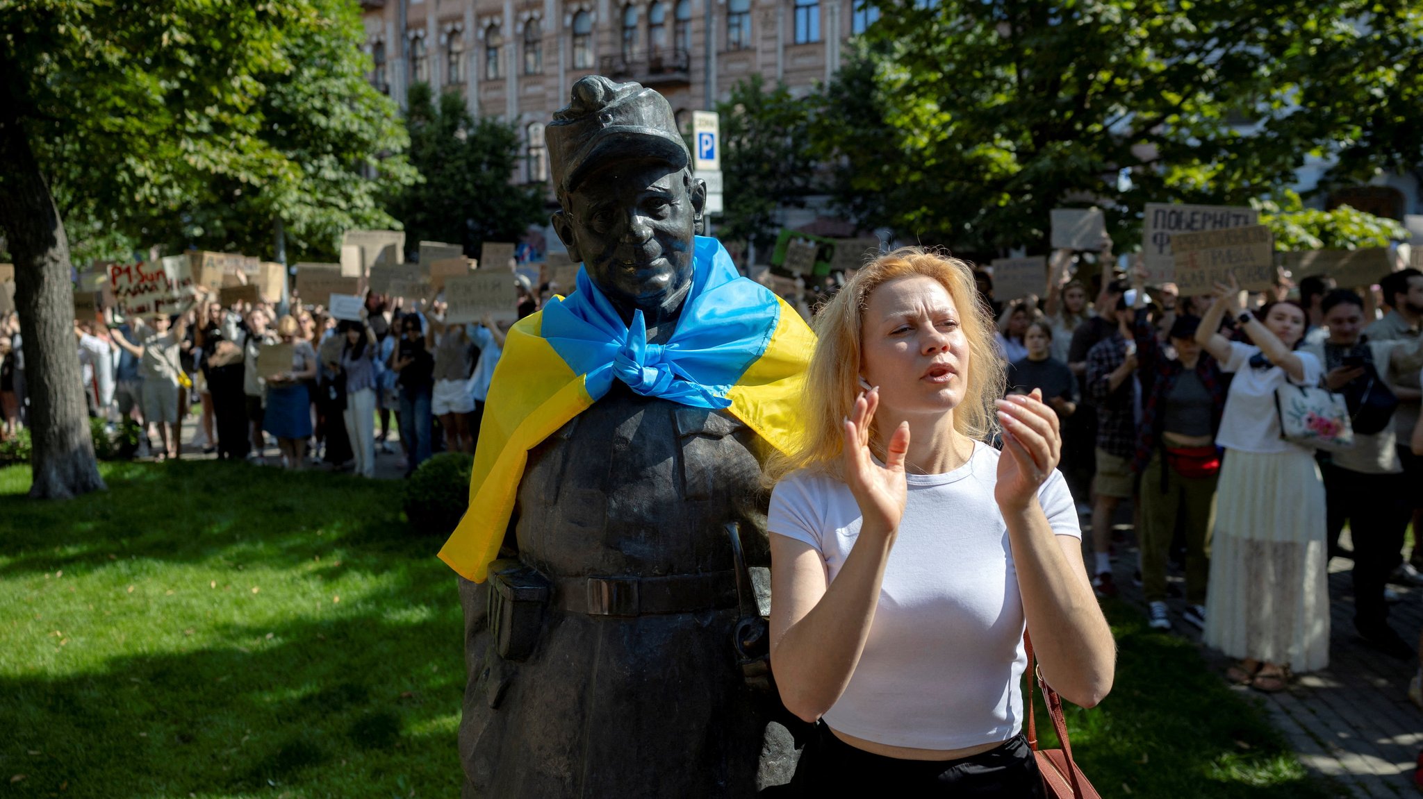 Proteste in Kiew Fedorow-Entlassung | Bild: REUTERS/Thomas Peter TPX IMAGES OF THE DAY Proteste in Kiew Fedorow-Entlassung