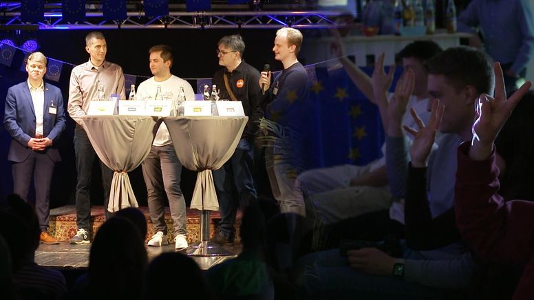 Jugendliche treffen in Landshut ihre regionalen Europakandidaten. | Bild:Darko Luksic / BR
