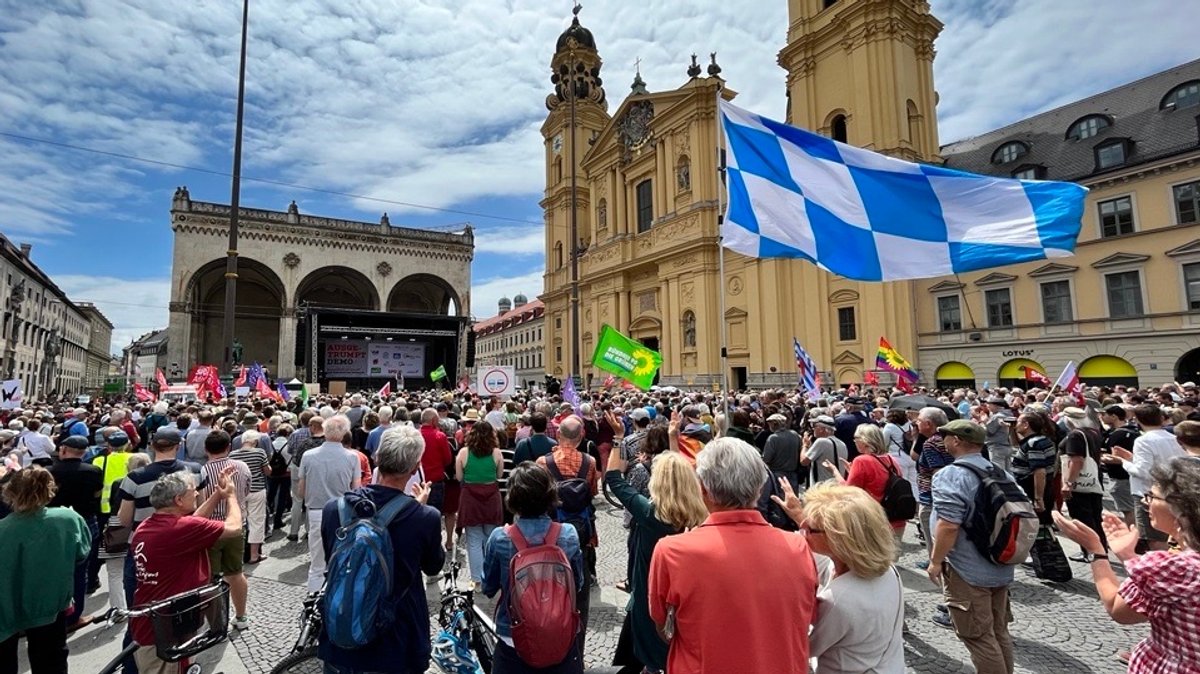 München: Tausende bei Demo für "Fakten" und gegen "Rechtsruck"