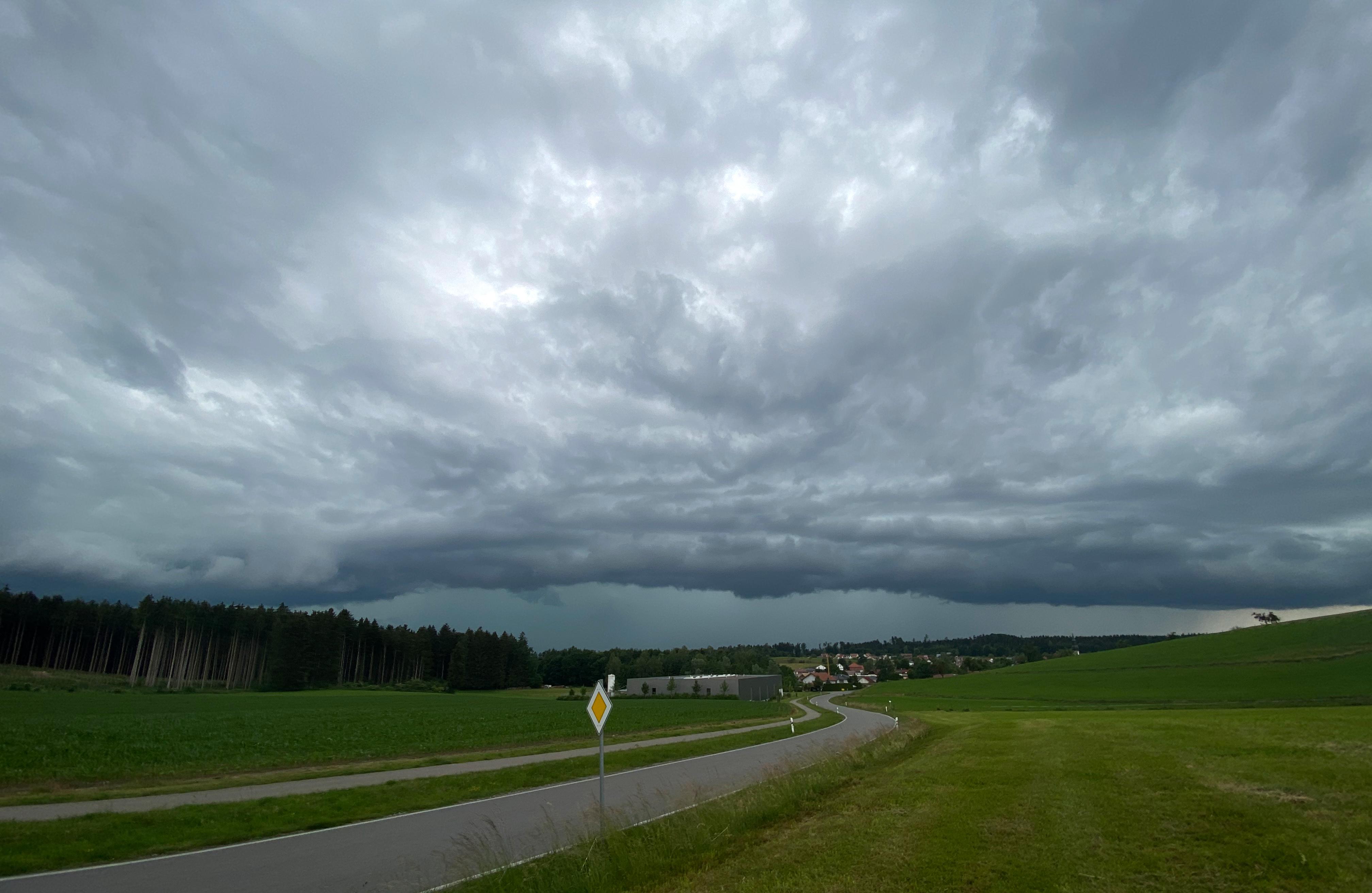 Unwetterwarnung: Viel Schnee In Ostbayern Und Am Alpenrand | BR24