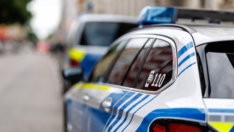 Symbolbild: Polizeiautos | Bild: picture alliance / dpa | Matthias Balk Symbolbild: Polizeiautos