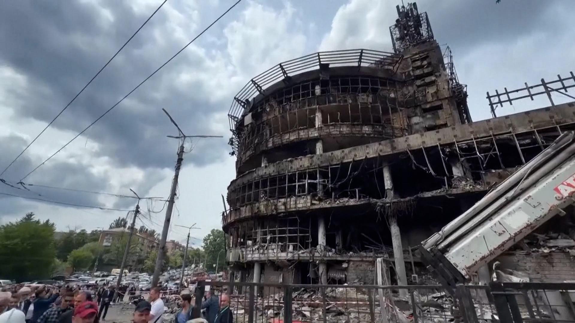 Russland bombardiert Wohnhäuser und Gedenkstätten