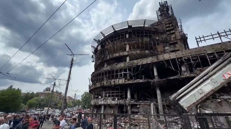 Russland bombardiert Wohnhäuser und Gedenkstätten | Bild: BR Russland bombardiert Wohnhäuser und Gedenkstätten