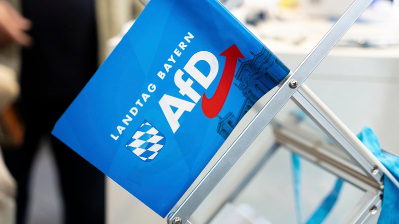 Archivbild: Logo der AfD-Landtagsfraktion | Bild: picture alliance / CHROMORANGE | Michael Bihlmayer Archivbild: Logo der AfD-Landtagsfraktion