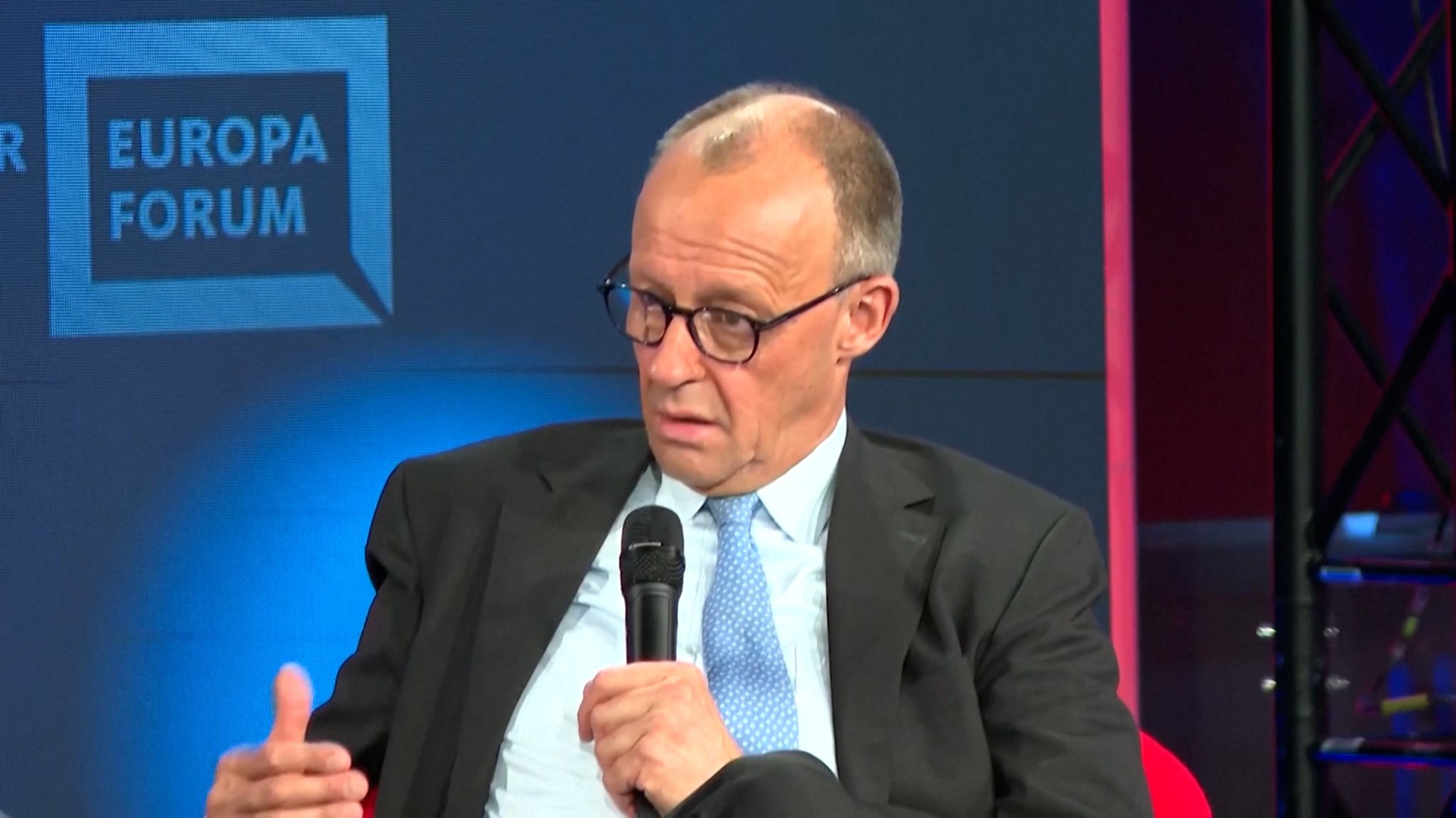 Bundeskanzler Friedrich Merz (CDU) am 26.5.25 beim WDR-"Europaforum" auf der Digitalkonferenz re:publica in Berlin.