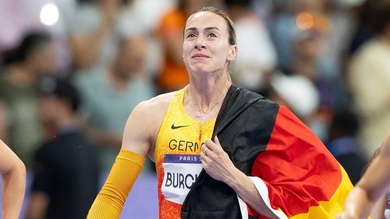 Sprinterin Alexandra Burghardt nach Olympia-Bronze mit der 4x100-Meter-Staffel | Bild: picture-alliance/dpa Sprinterin Alexandra Burghardt nach Olympia-Bronze mit der 4x100-Meter-Staffel