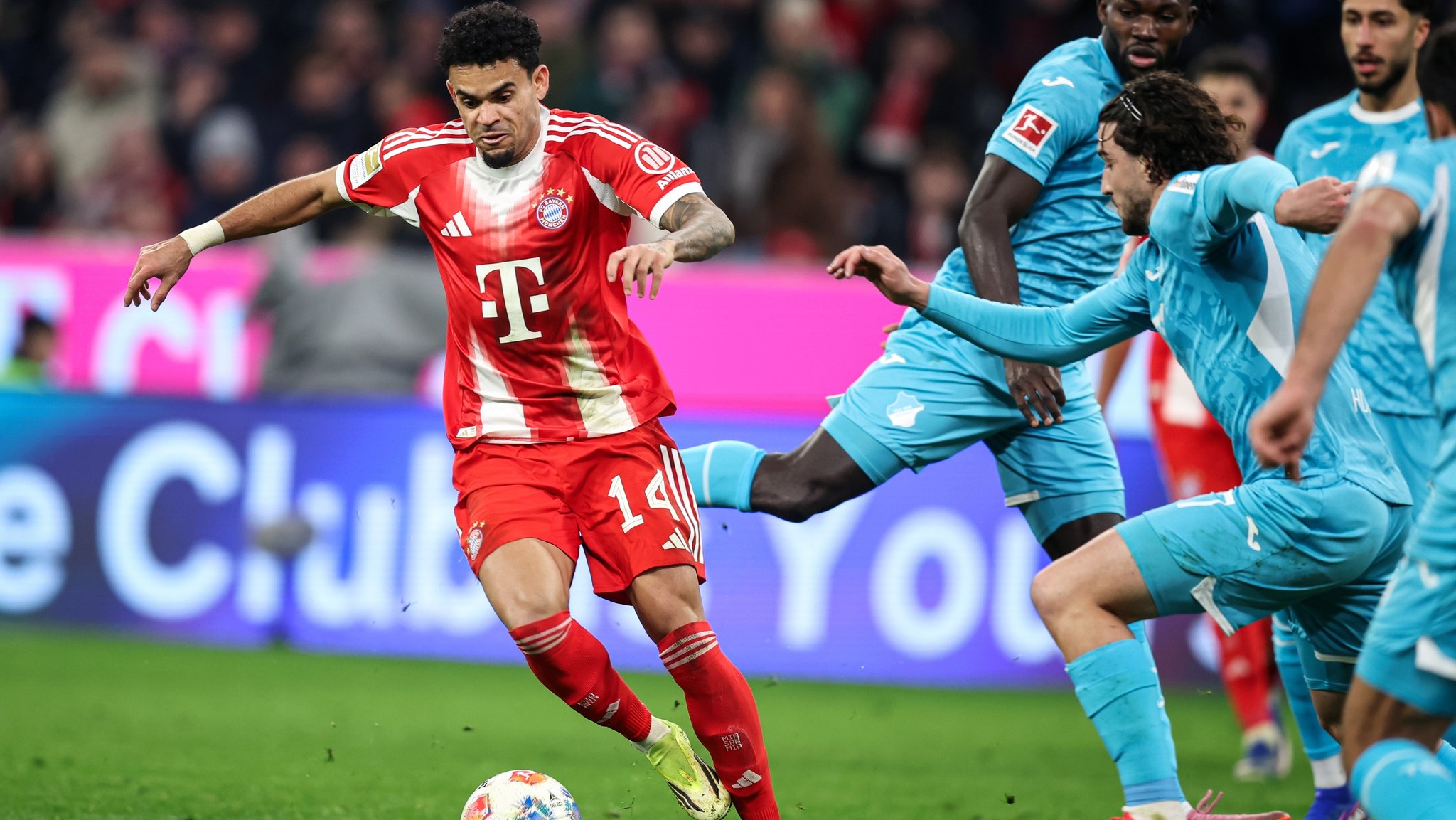 Große Diaz-Show im Top-Spiel: Bayern zurück in Erfolgsspur