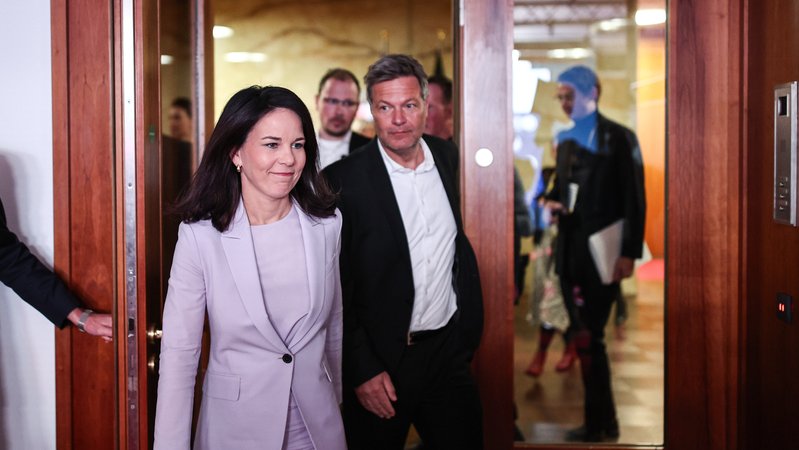 Wirbel im Auswärtigen Amt um internes Schmähgedicht | Bild: picture alliance/dpa | Hannes P Albert Wirbel im Auswärtigen Amt um internes Schmähgedicht