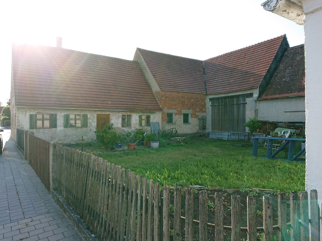 Leerstehendes Gebäude in Mödingen (Gemeinde Wittislingen) vor der Sanierung.