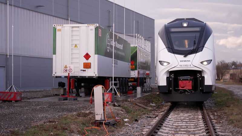 Start für Wasserstoffzug in Schwaben | Bild: Bayerischer Rundfunk 2024 Start für Wasserstoffzug in Schwaben