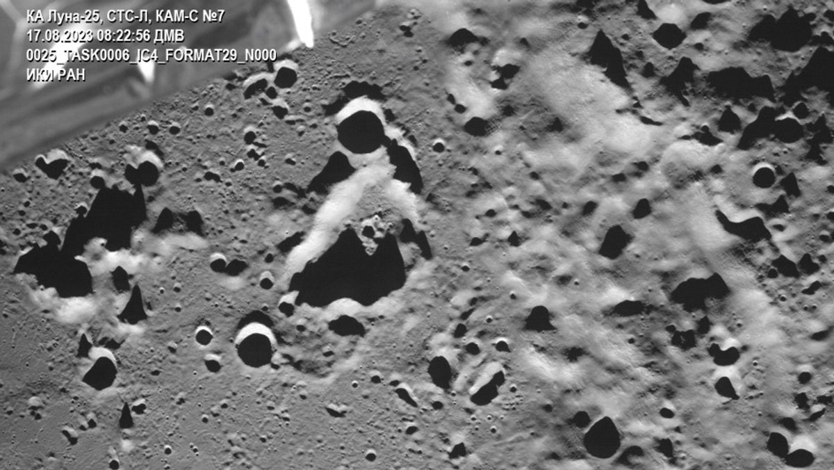 Luna-25 hat erstmals den Zeeman-Krater auf der Rückseite des Mondes fotografiert, der nahe beim Südpol liegt.
