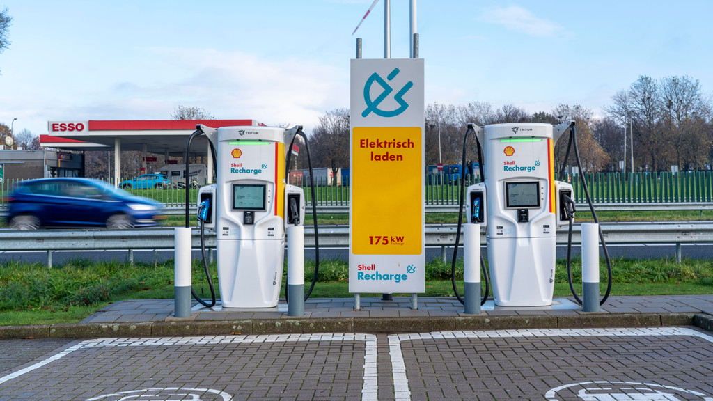 E Autos Strompreise Nähern Sich Benzin Und Diesel An Br24