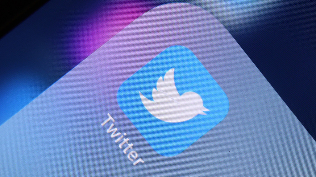 Twitter-Logo auf einem Smartphone