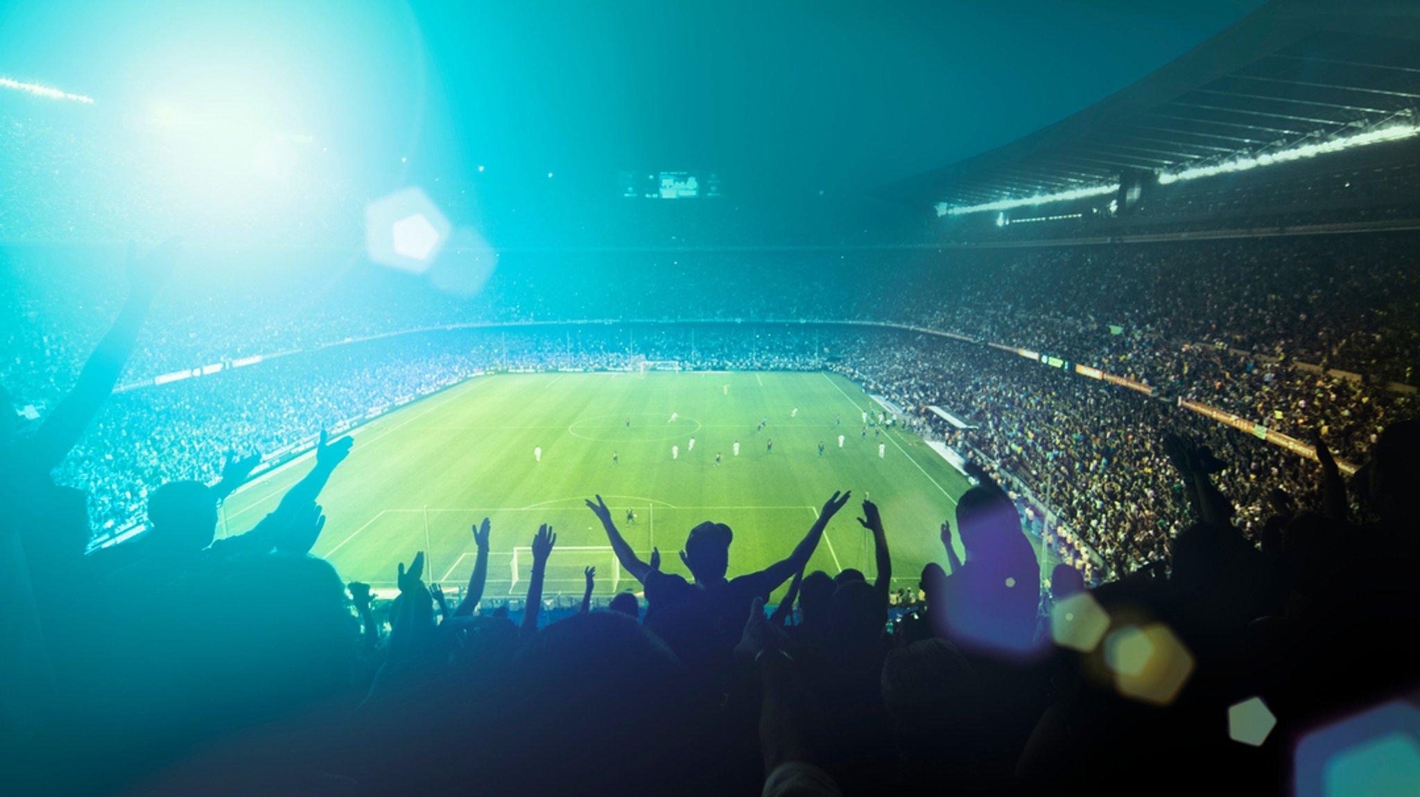 Fankurven sehen sich nicht als Risikofaktor, sondern als wesentlicher Stimmungsträger im Stadion. Das sehen wie der Bundeskanzler nicht alle so. | Bild: stock.adobe.com/Csaba Peterdi Fankurven sehen sich nicht als Risikofaktor, sondern als wesentlicher Stimmungsträger im Stadion. Das sehen wie der Bundeskanzler nicht alle so.