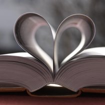 Romance forever? Warum Liebesromane boomen | Bild: picture alliance / imageBROKER | Siegfried Kramer