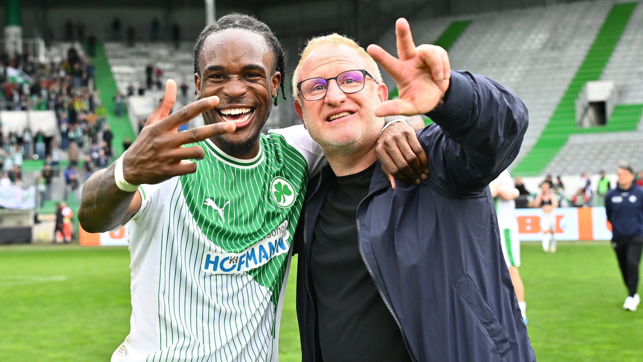Heiko Vogel (rechts) mit Dreierpacker Noel Futkeu