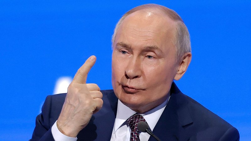 Auf einer Konferenz russischer Unternehmer | Bild: Maxim Schemetow/Picture Alliance Auf einer Konferenz russischer Unternehmer