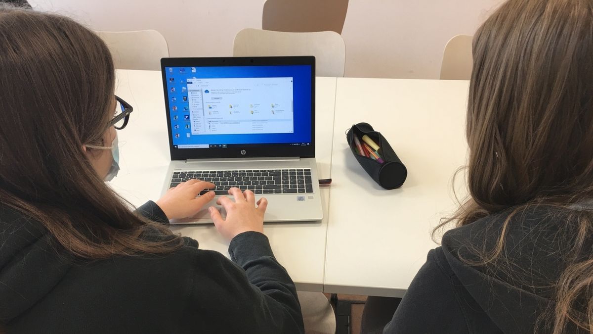 Vor Dem Distanzunterricht Es Fehlt An Laptops Und Support Br24