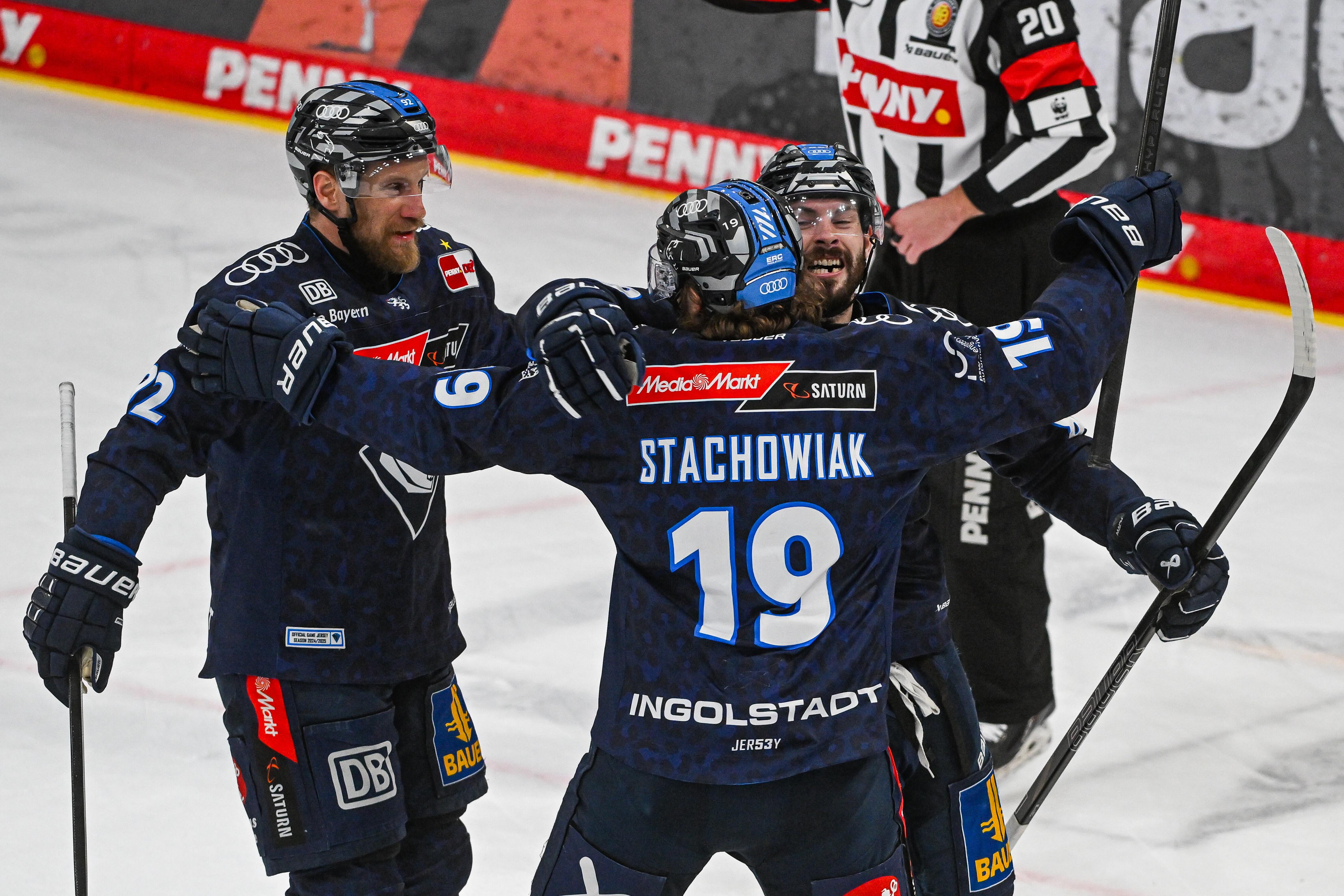 Jubel beim ERC Ingolstadt im fünften Spiel der Play-off-Halbfinalserie gegen Köln