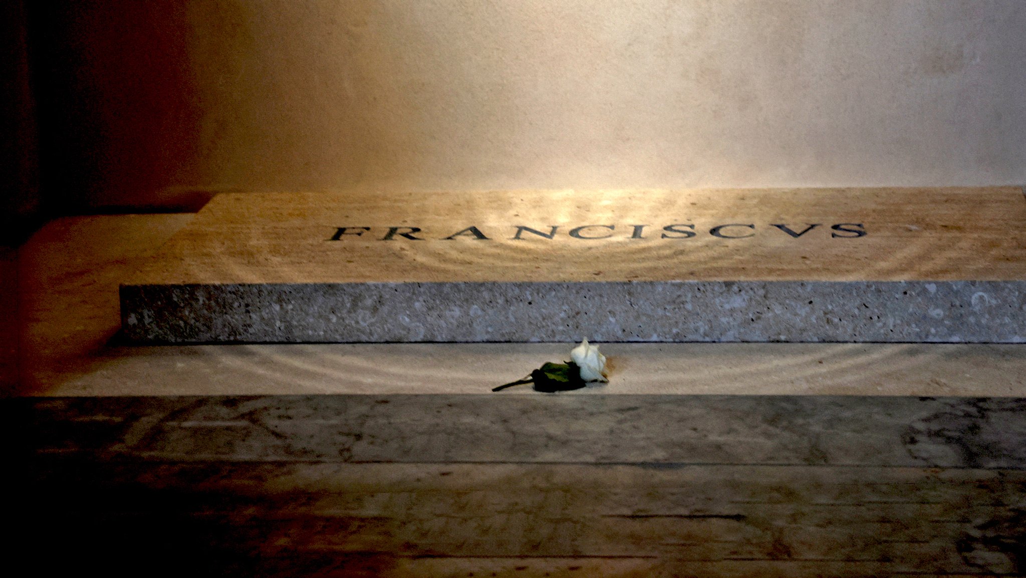 Das Grab von Papst Franziskus