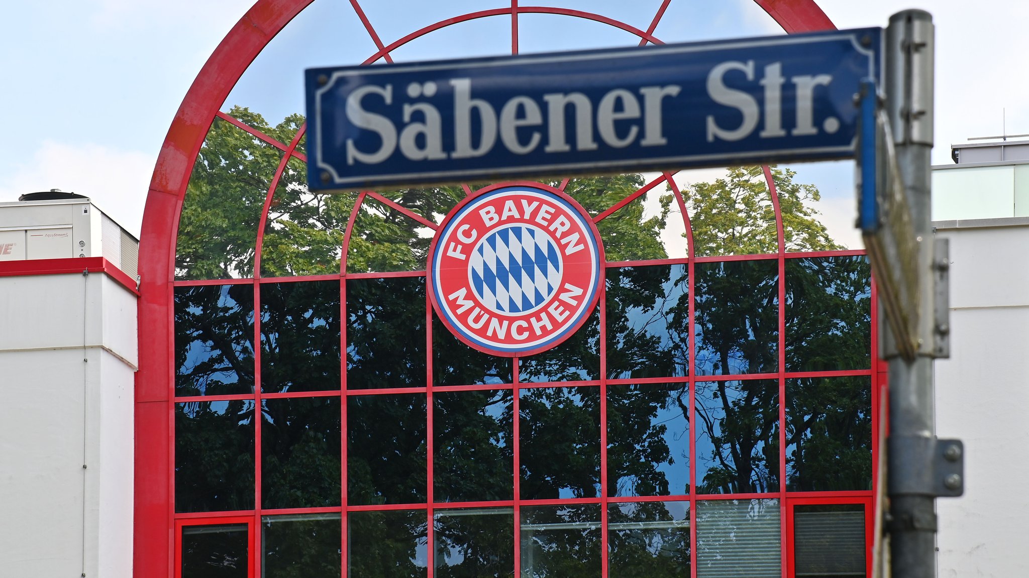 Das Trainingsgelände des FC Bayern München an der Säbener Straße. | Bild: picture-alliance / dpa Das Trainingsgelände des FC Bayern München an der Säbener Straße.