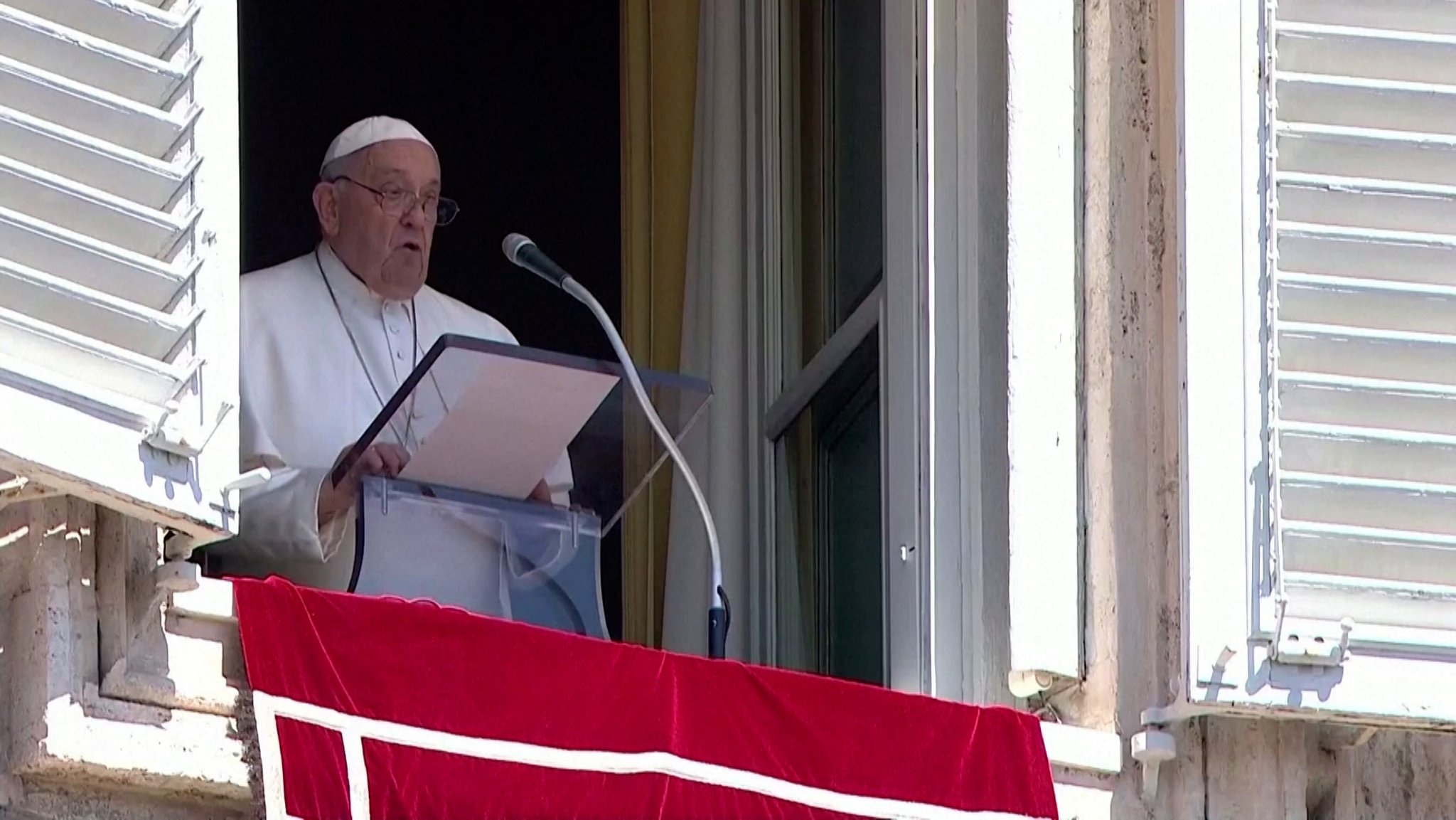 Papst beim Mittagsgebet in Rom