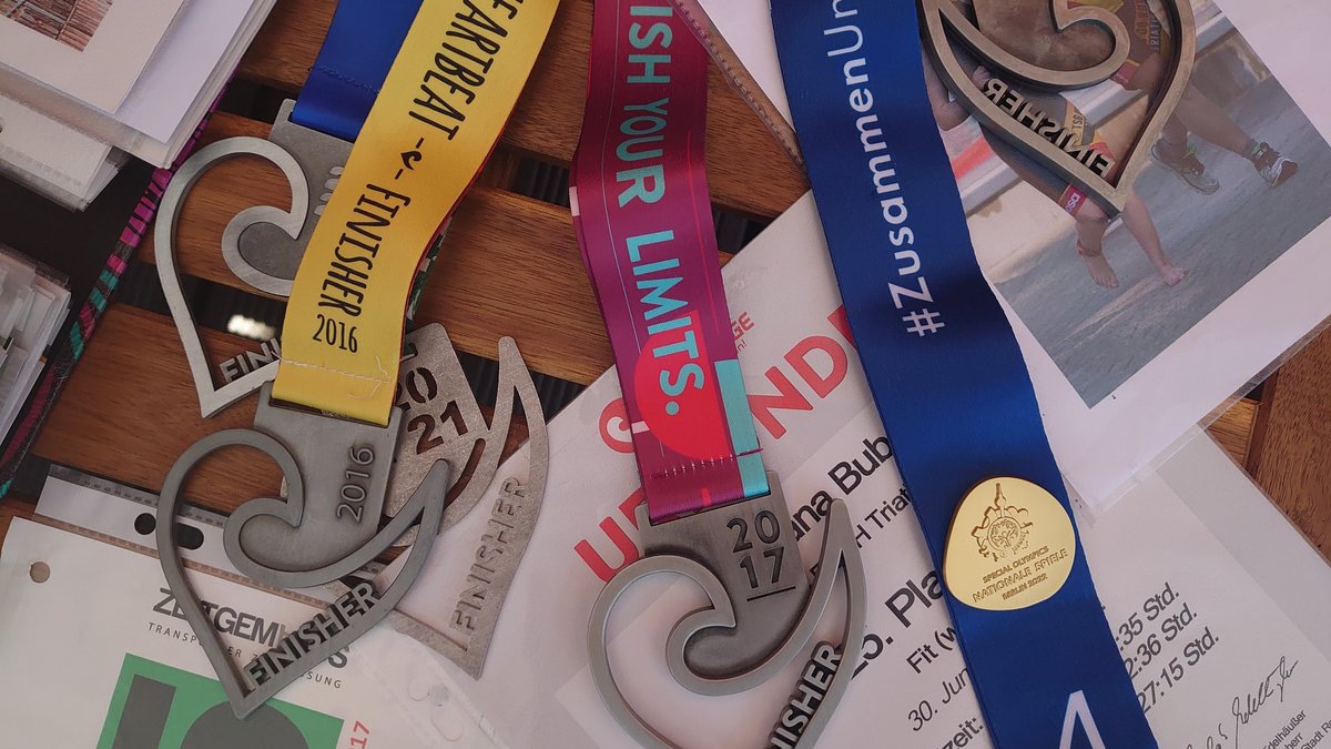 Tatjana Bub hat zahlreiche Urkunden und Medaillen im Triathlon-Sport bekommen.