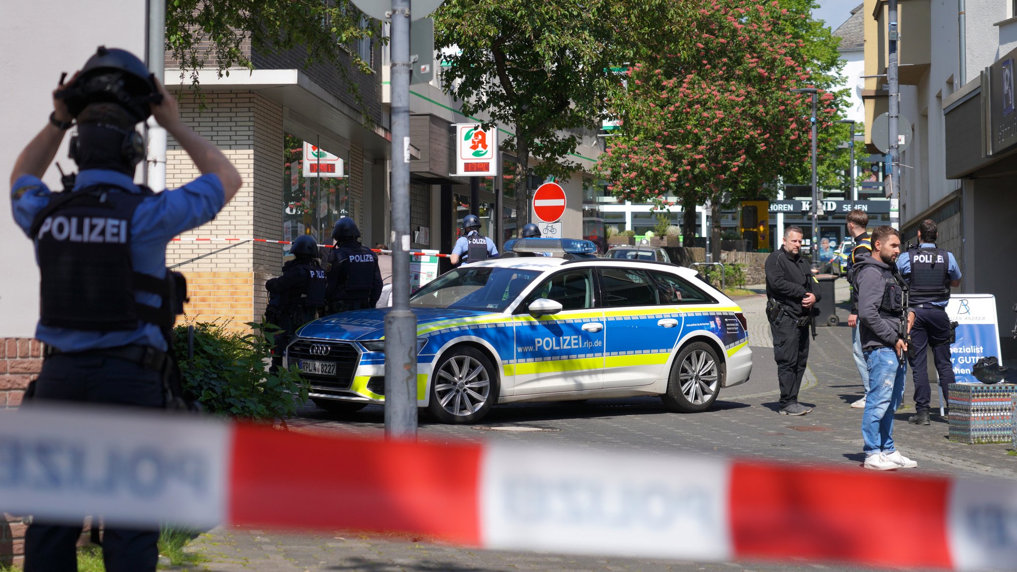 Geiselnahme in Volksbankfiliale im rheinland-pfälzischen Sinzig | BR24