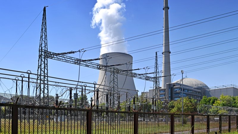Das Atomkraftwerk Isar 2 bei Landshut