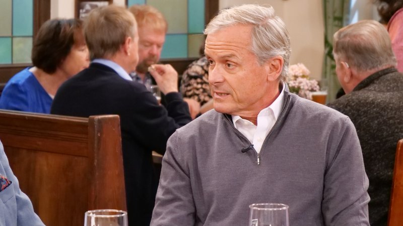 Schriftsteller Axel Hacke zu Gast am BR Sonntags-Stammtisch | Bild: BR/Andreas Schroll Schriftsteller Axel Hacke zu Gast am BR Sonntags-Stammtisch