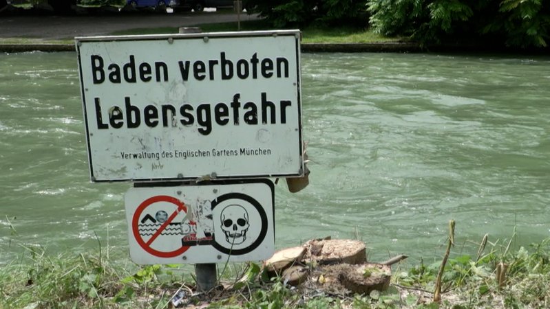 Rund eine Woche nach dem Verschwinden eines 26-Jährigen nach einem Bad im Eisbach in München haben Spaziergänger eine Leiche im Wasser entdeckt. | Bild: BR Rund eine Woche nach dem Verschwinden eines 26-Jährigen nach einem Bad im Eisbach in München haben Spaziergänger eine Leiche im Wasser entdeckt.