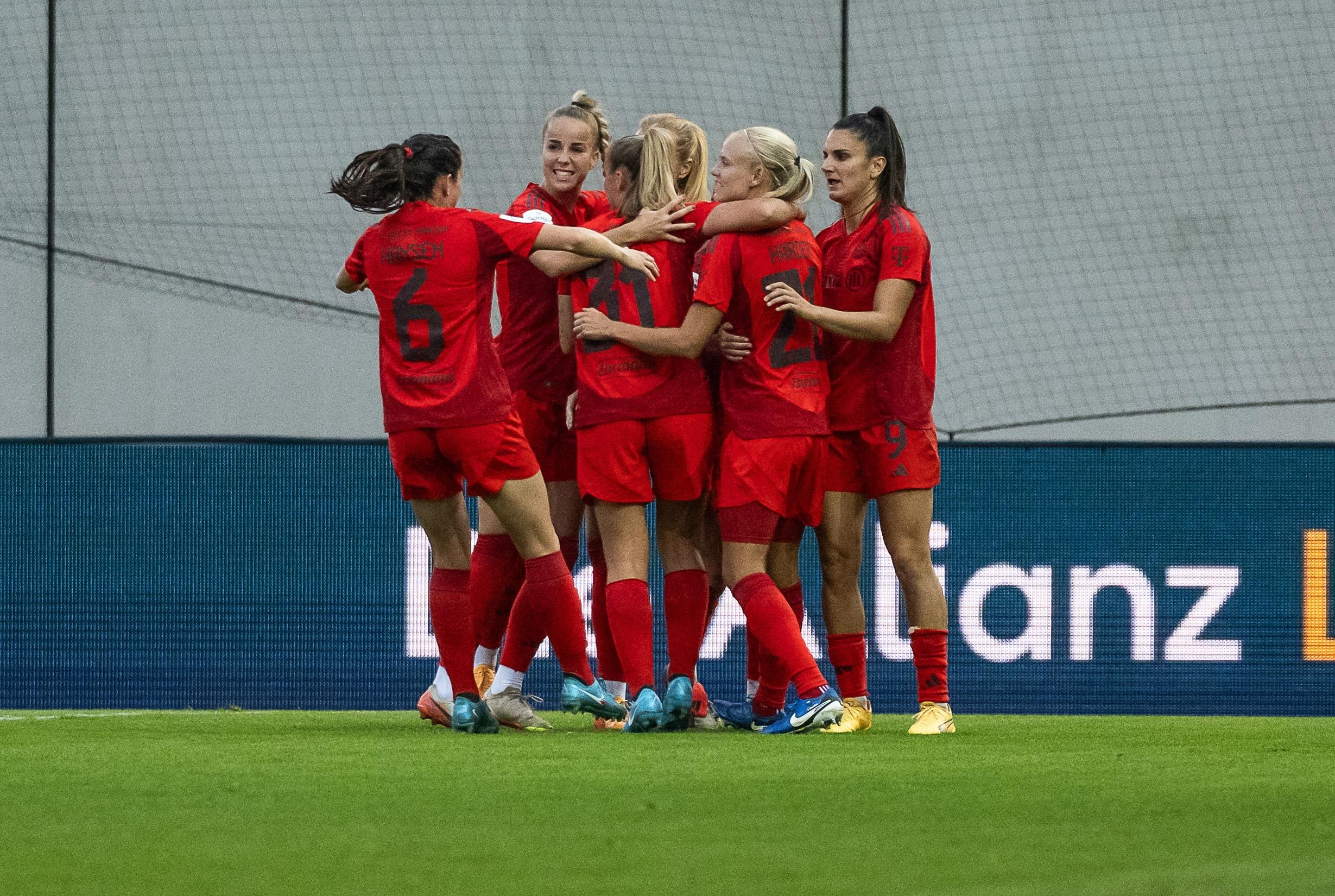 FC-Bayern-Frauen beim Torjubel