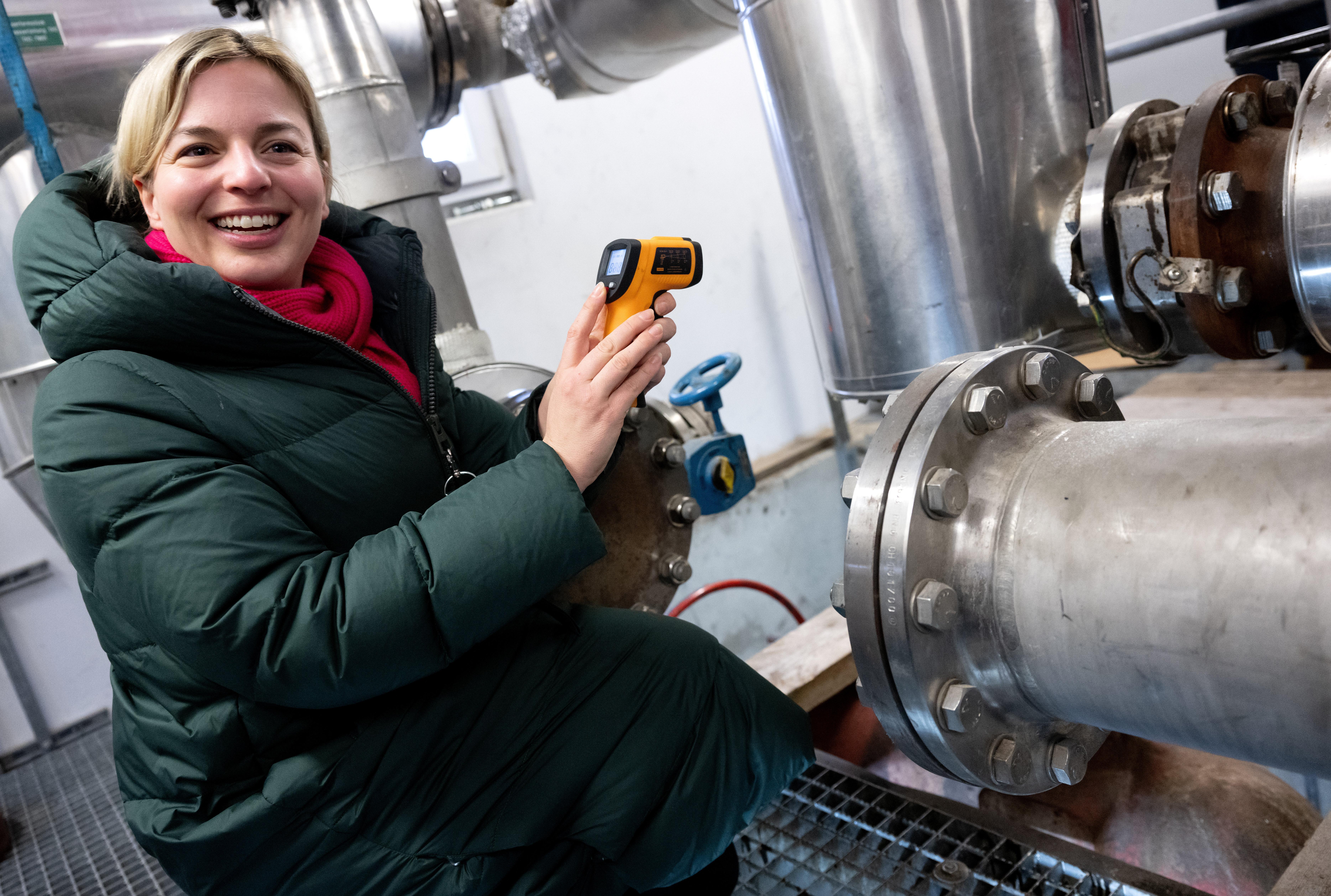 Katharina Schulze, Grünen-Fraktionsvorsitzende beim Geothermie-Ortstermin in Pullach