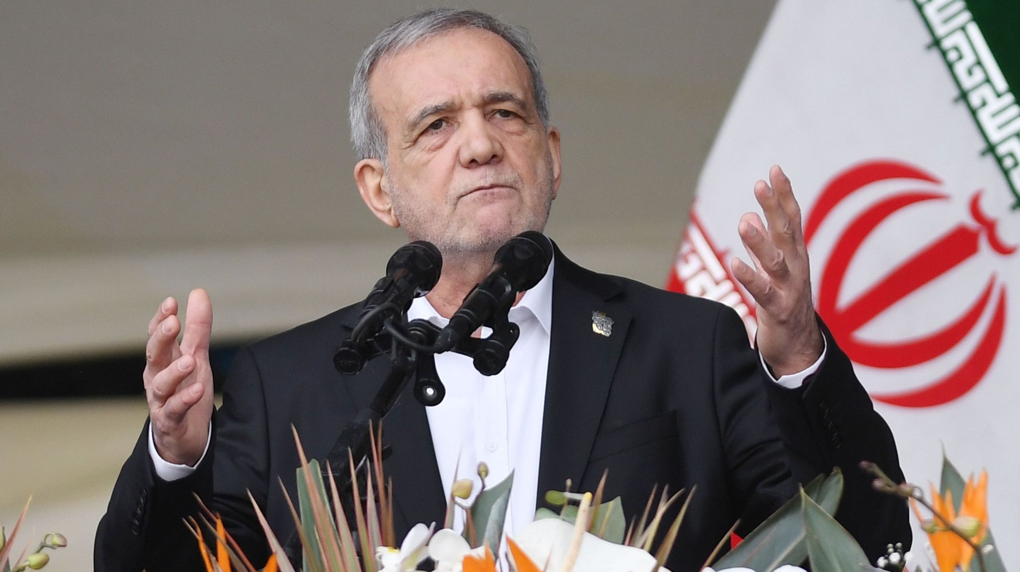 Dieses Archivfoto zeigt den iranischen Präsidenten Massud Peseschkian bei einer Rede in Teheran, Iran, am 11. Februar 2026.