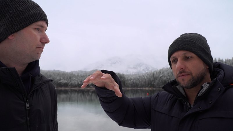 Sven Bügel und Christian Fischl sind die Lebensretter vom Eibsee. Sie erzählen BR24 exklusiv die dramatische Rettung. | Bild: BR / Martin Breitkopf Sven Bügel und Christian Fischl sind die Lebensretter vom Eibsee. Sie erzählen BR24 exklusiv die dramatische Rettung.