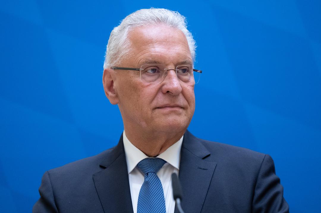 28.06.2023, Bayern, München: Joachim Herrmann (CSU), Innenminister von Bayern, nimmt im Innenministerium an einer Pressekonferenz teil.