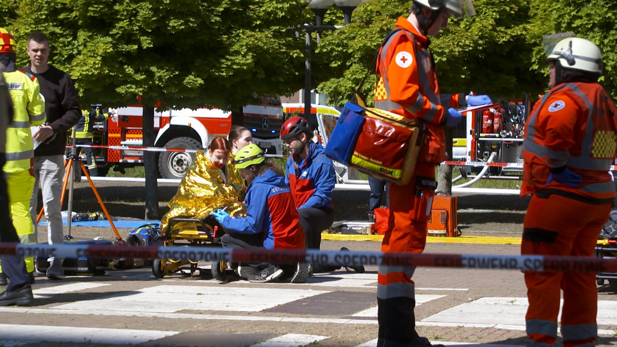 Rettungskräfte bei Katastrophenschutzübung | Bild: BR Rettungskräfte bei Katastrophenschutzübung
