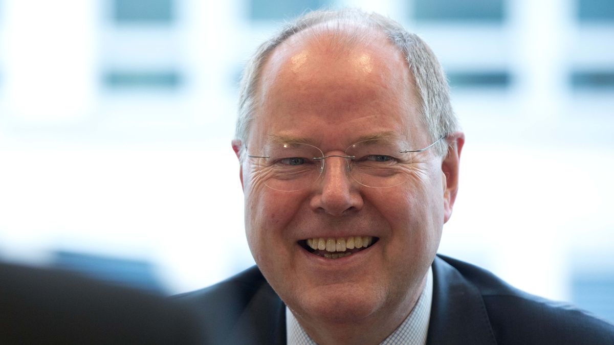 Steinbrück kritisiert Zeitpunkt von Scholz-Nominierung | BR24