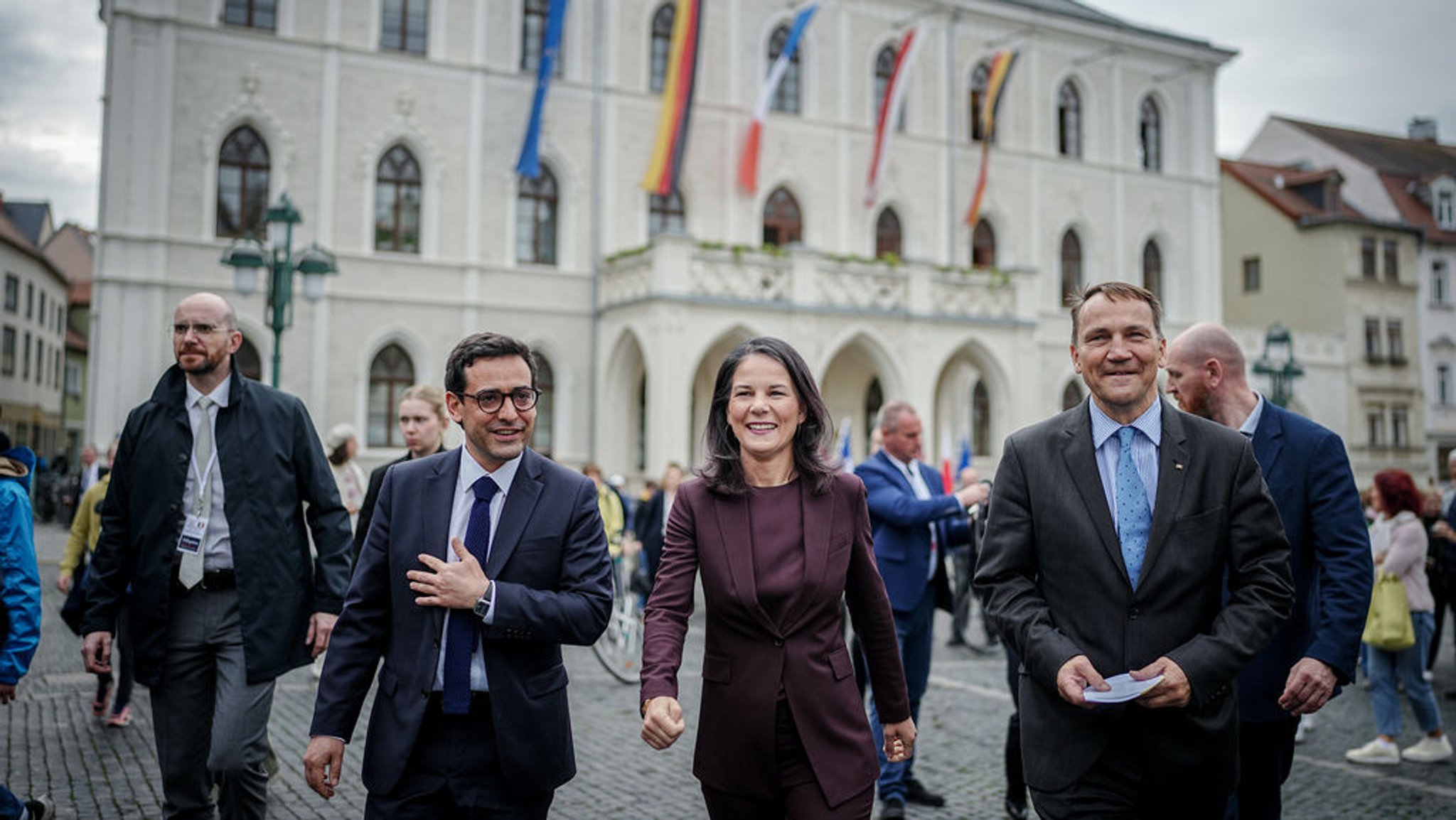 Frankreichs Außenminister Séjourné, seine deutsche Kollegin Baerbock und Sikorski aus Polen bei einem Treffen im Rahmen des Weimarer Dreiecks