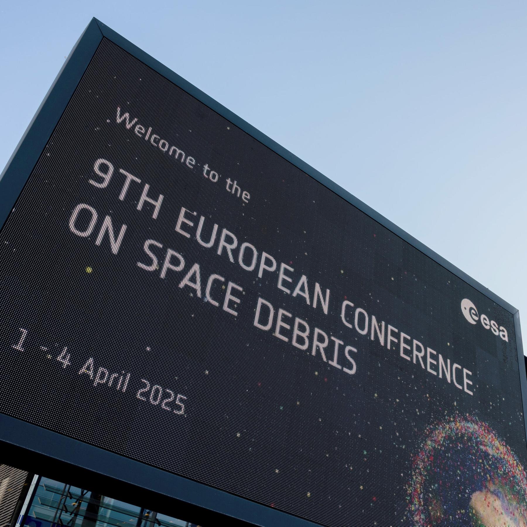 "Action im All": Warum es im Weltraum immer voller wird