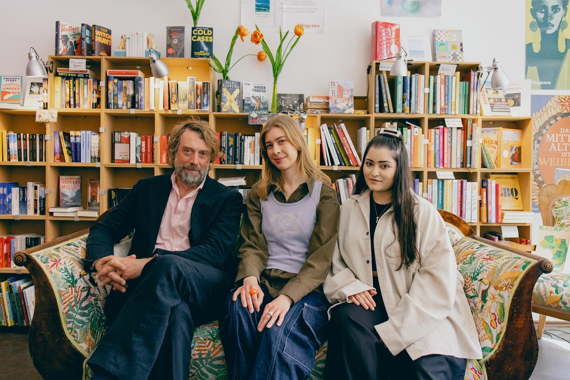 Die Hosts des BR-Literaturkanals "Literally": Knut Cordsen, Miriam Fendt und Leyli Sahin (v.l.n.r.) | Bild:BR/ Leah Ruprecht