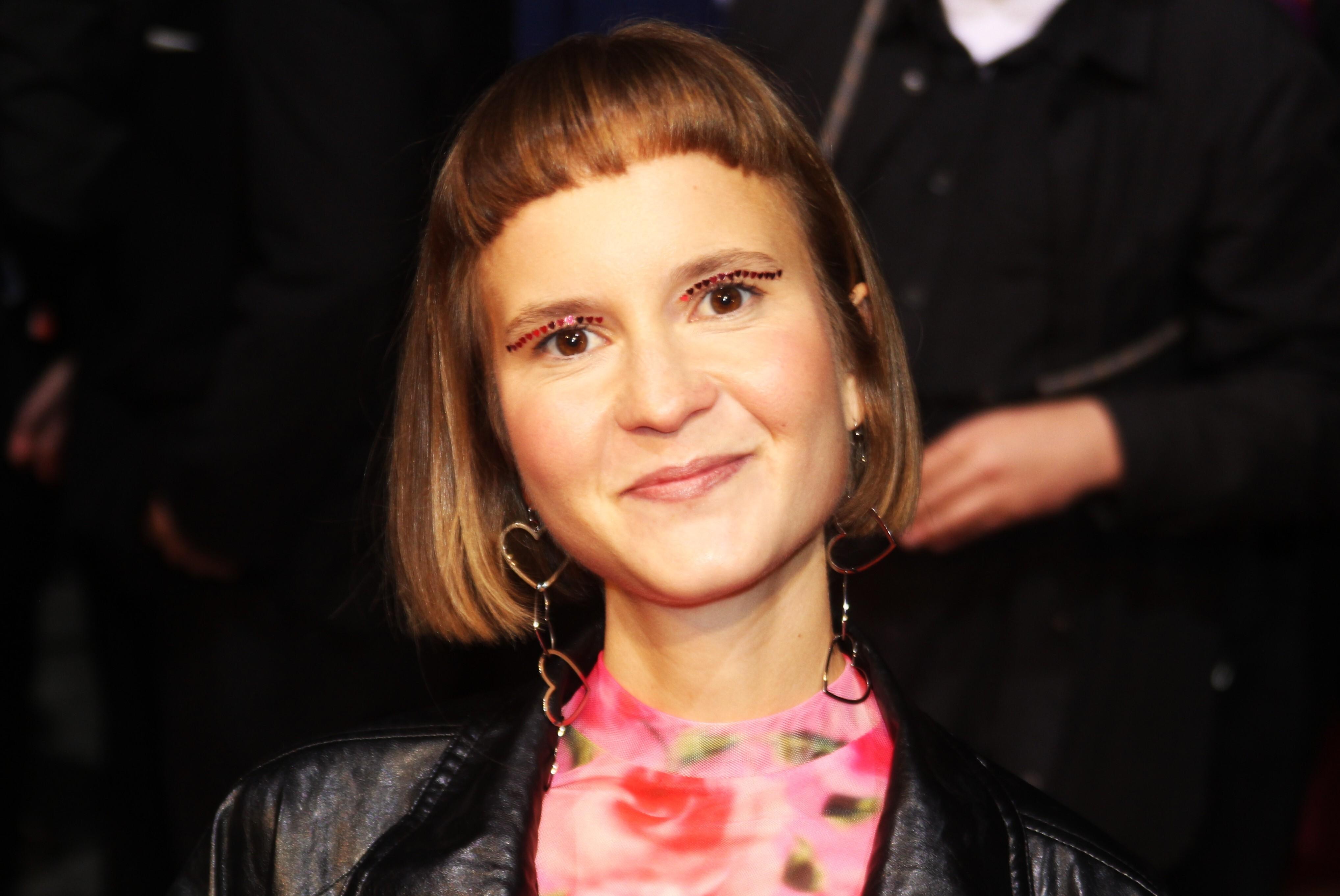Die Schriftstellerin Caroline Wahl  | Bild:picture alliance / Manfred Segerer | Manfred Segerer