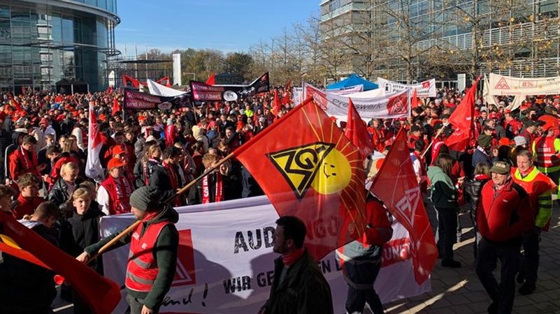 Tausende Metaller streiken in Ingolstadt, unter anderem bei Audi