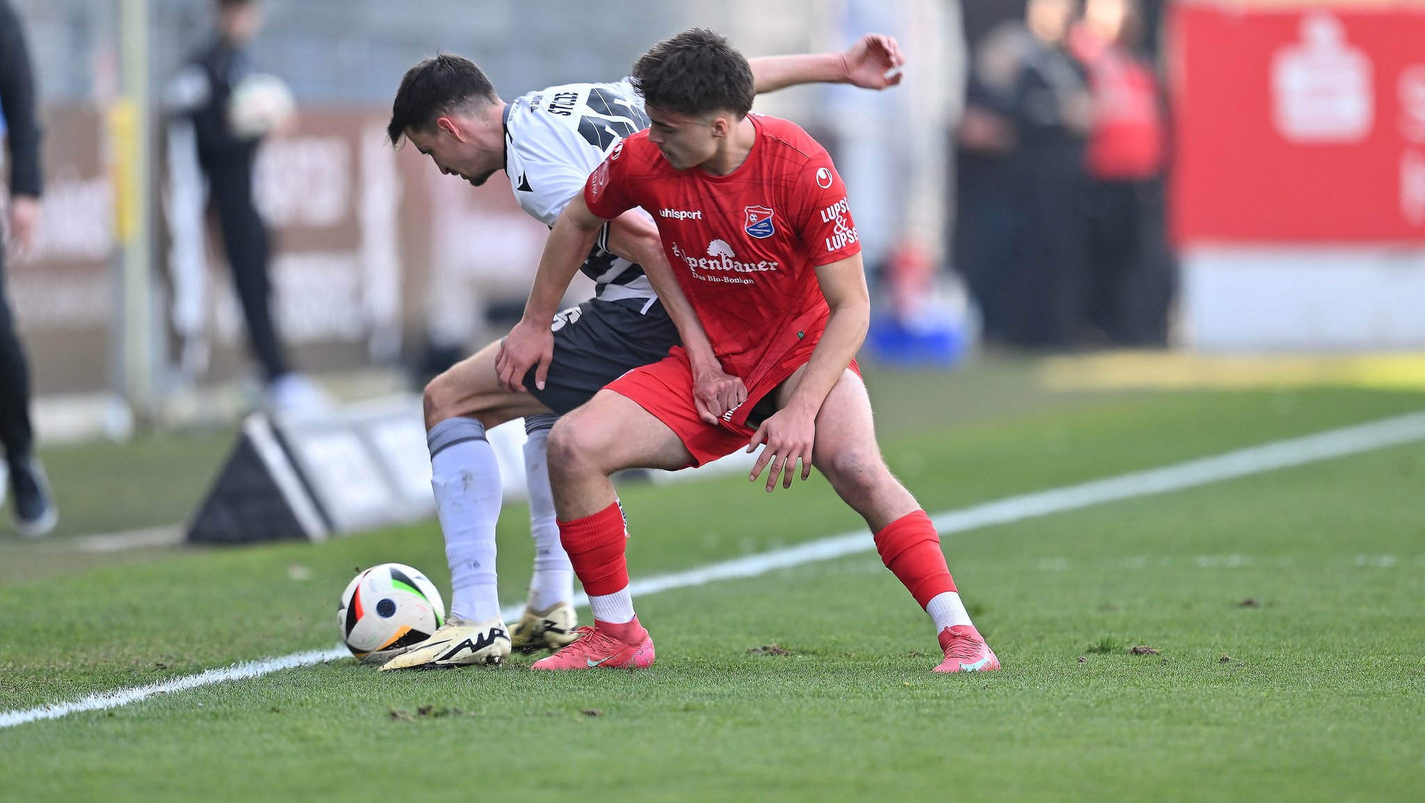 Spielszene SV Sandhausen - SpVgg Unterhaching