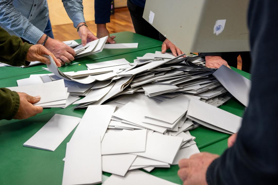 Image accompanying Mehrere "linke Youtuber" hätten zum Wahlbetrug bei den Landtagswahlen in Bayern und Hessen aufgerufen.