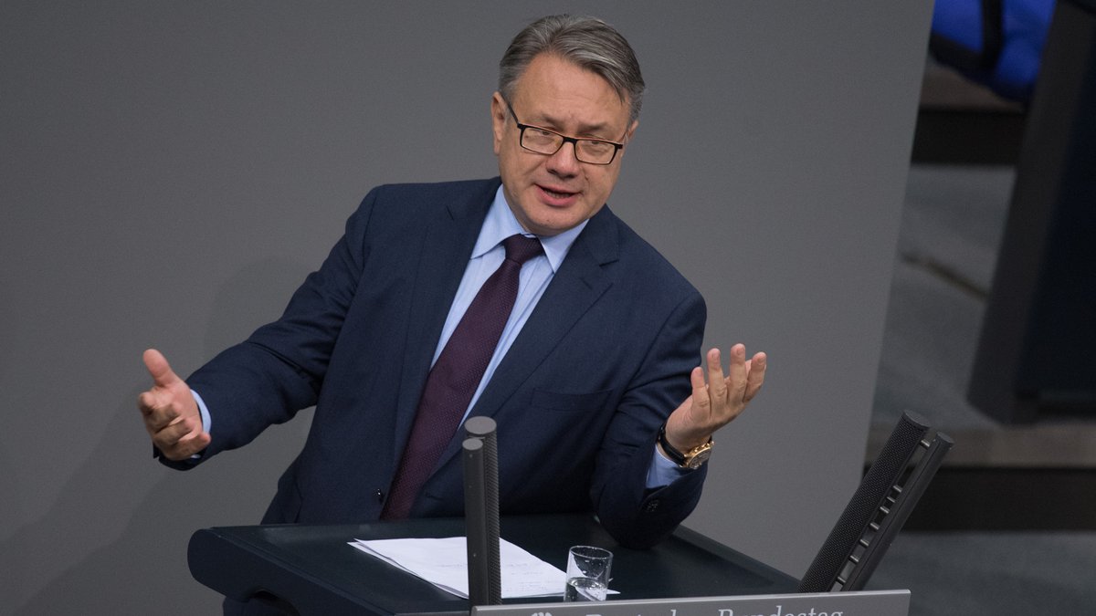 Der damalige CSU-Abgeordnete Georg Nüßlein spricht am 15.11.19 im Deutschen Bundestag.
