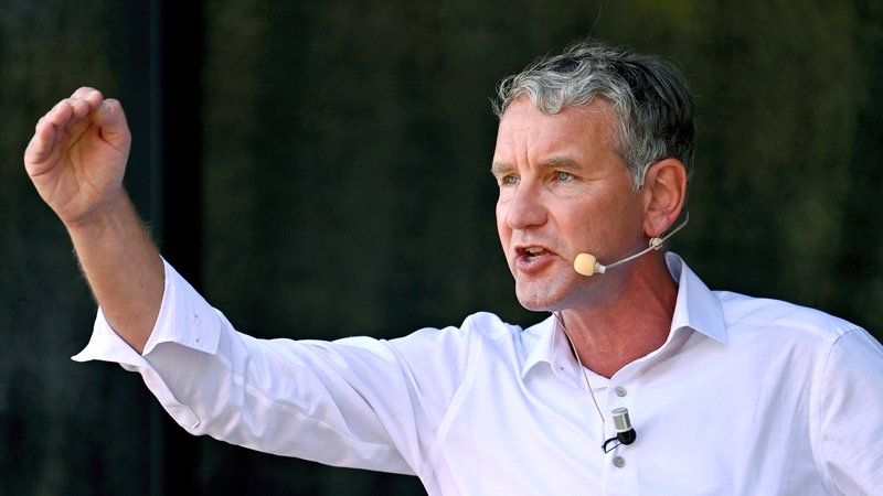 (Archivbild) Thüringer AfD-Chef Björn Höcke bei einer Wahlkampfveranstaltung | Bild: picture alliance / Panama Pictures | Dwi Anoraganingrum (Archivbild) Thüringer AfD-Chef Björn Höcke bei einer Wahlkampfveranstaltung
