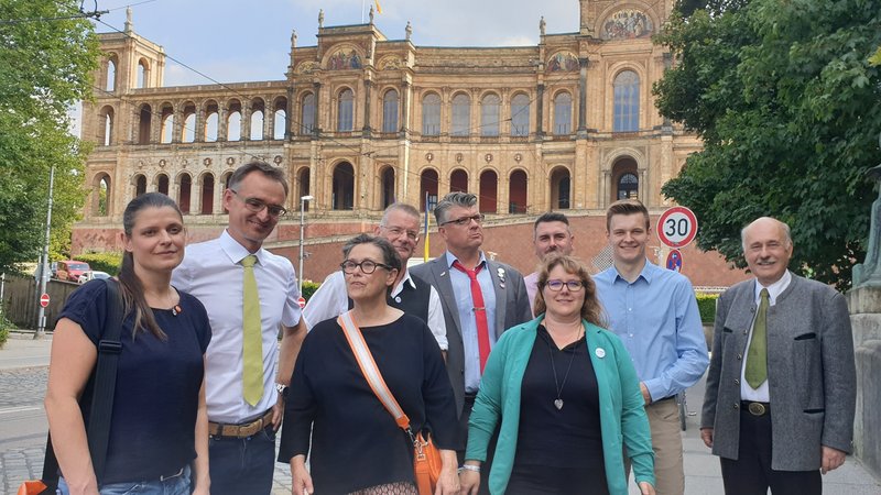Kandidaten der kleinen Parteien, die 2023 in den Landtag einziehen wollen