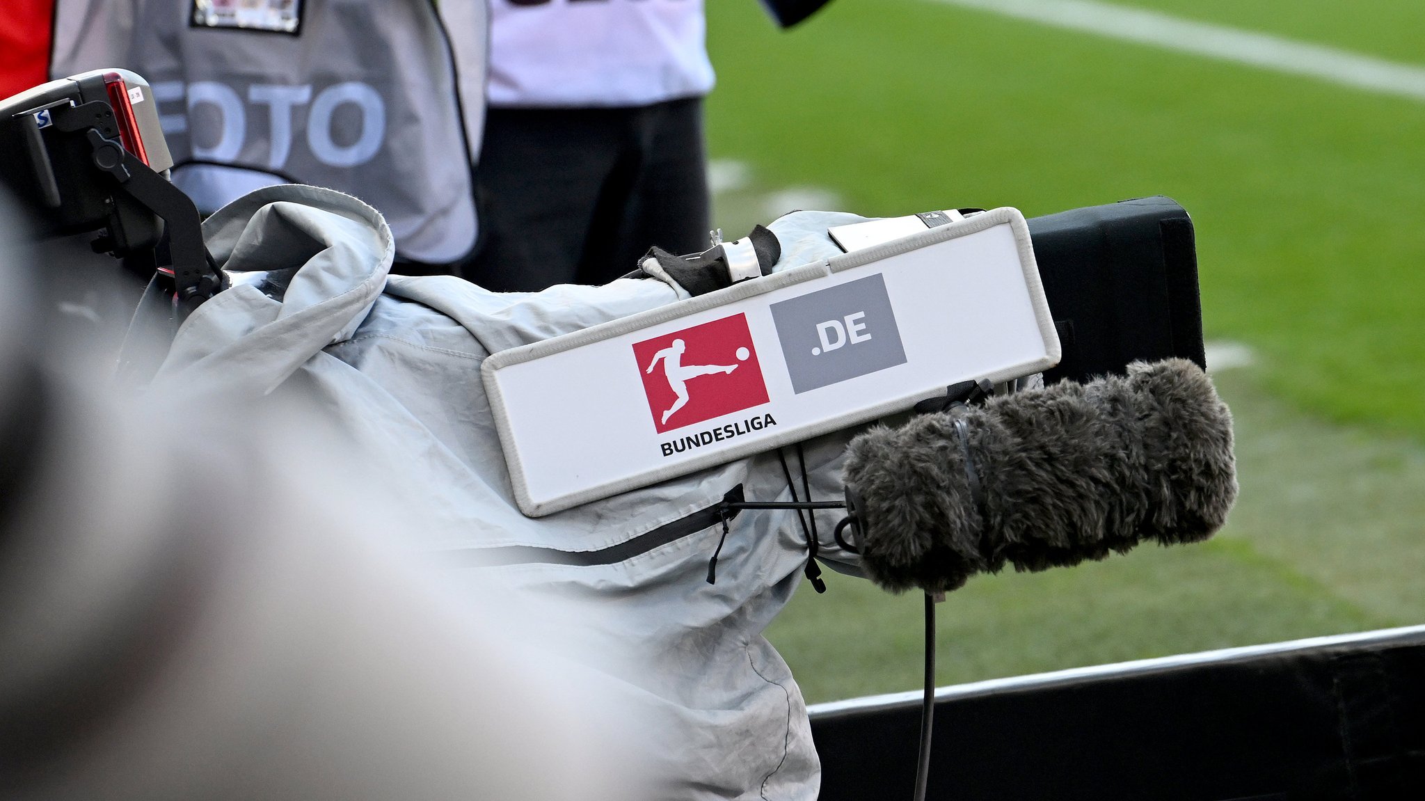 TV-Kamera im Fußballstadion