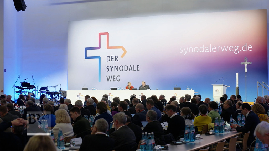 Heute begann in Frankfurt die letzte Tagung des synodalen Wegs. | Bild: Bayerischer Rundfunk 2023 Heute begann in Frankfurt die letzte Tagung des synodalen Wegs.